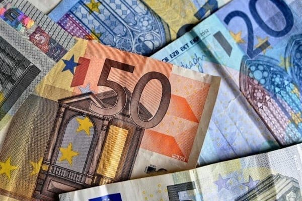 Nachzahlung Pause für Beamt*innen im Filialnetz: Auszahlung