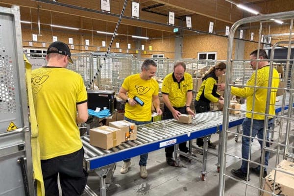 "Team Christkind" - Unterstützung auf der Postbasis 3631 Kirchschlag